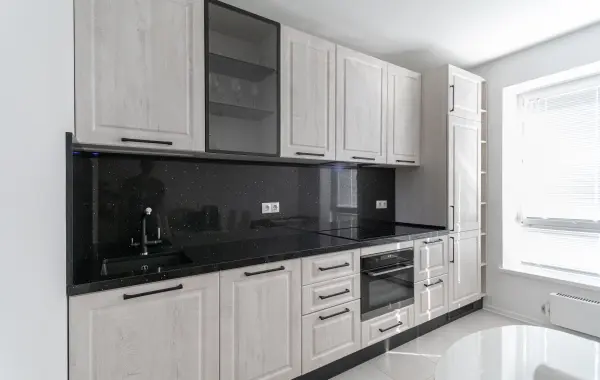 Фото Кухня СУ1144 Лонгфорд Дуб Делайт Синкро верт Alum A1 Коньяк